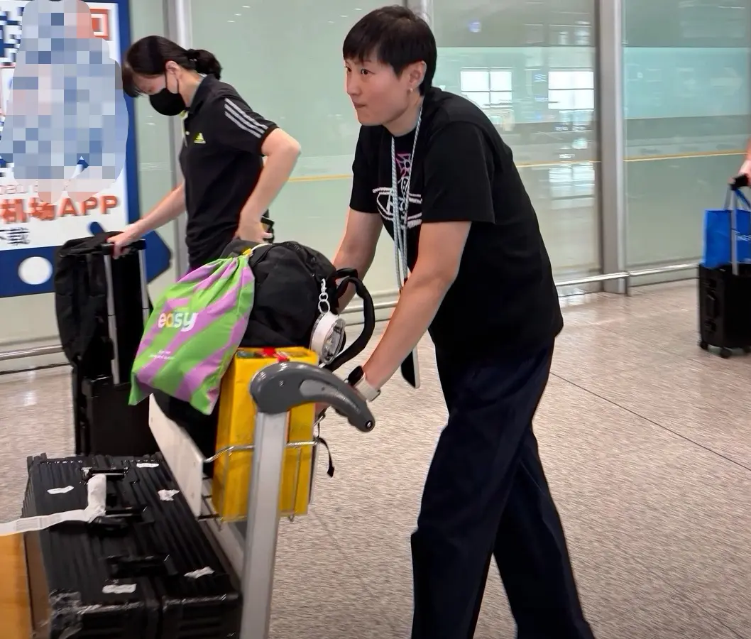 会掉出世界, 当然男排还, 意大利的库