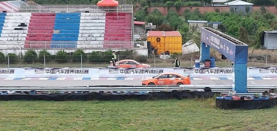 获得前两站, 激烈的赛场 获得前两站, 激烈的赛场