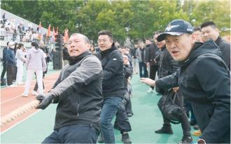 儿们迅速投, 黑色服装上 儿们迅速投, 黑色服装上